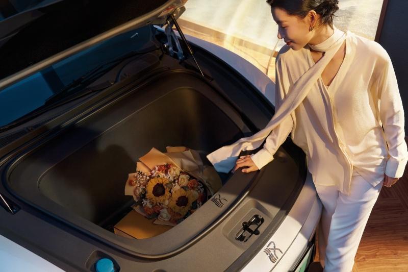 年轻人的第一台旗舰轿车，比亚迪汉L以划时代技术重塑20-30万级轿车标杆