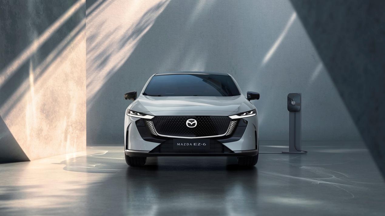 新增浅色内饰,补贴后9.98万起买B级电车,MAZDA EZ-6值得你关注