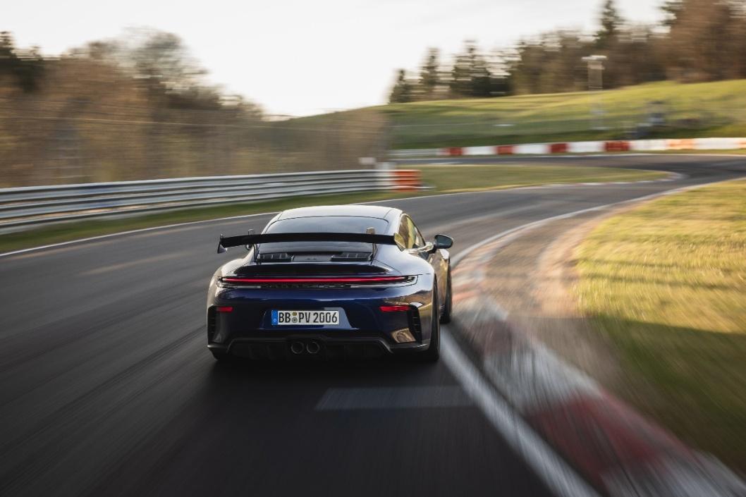 6:56.294!新款保时捷 911 GT3 凭实力硬控纽博格林北环赛道