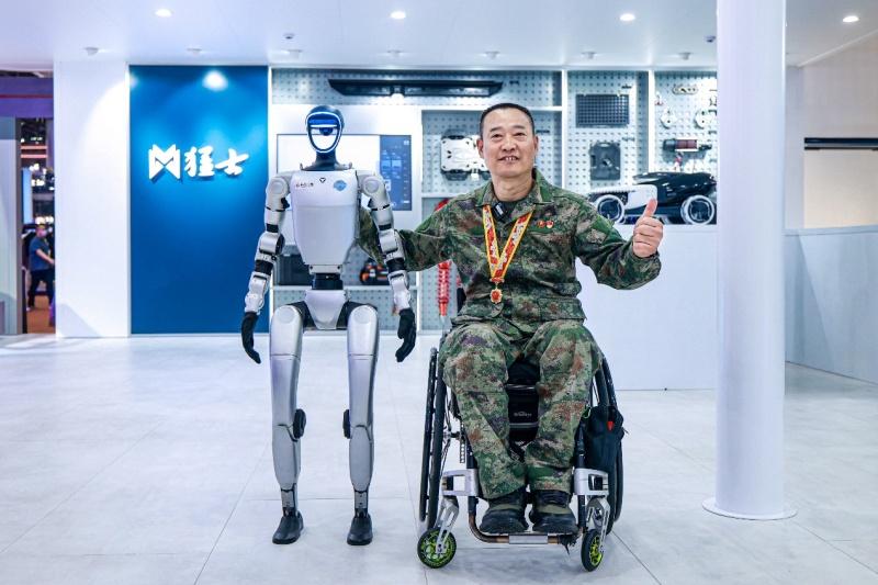 退伍老兵点赞东风猛士M817!穿越半个世纪,东风军车基因薪火相传