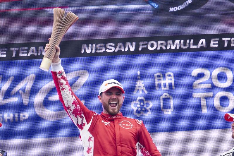 日产Formula E车队在东京主场斩获冠亚军，夺得双杆位并登上领奖台