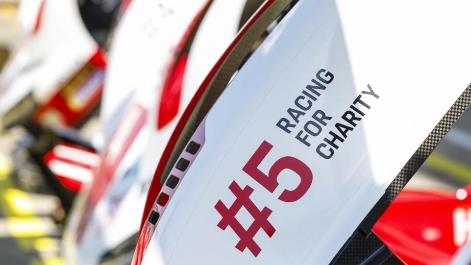 保时捷持续在勒芒24小时耐力赛开展“Racing for Charity”行动