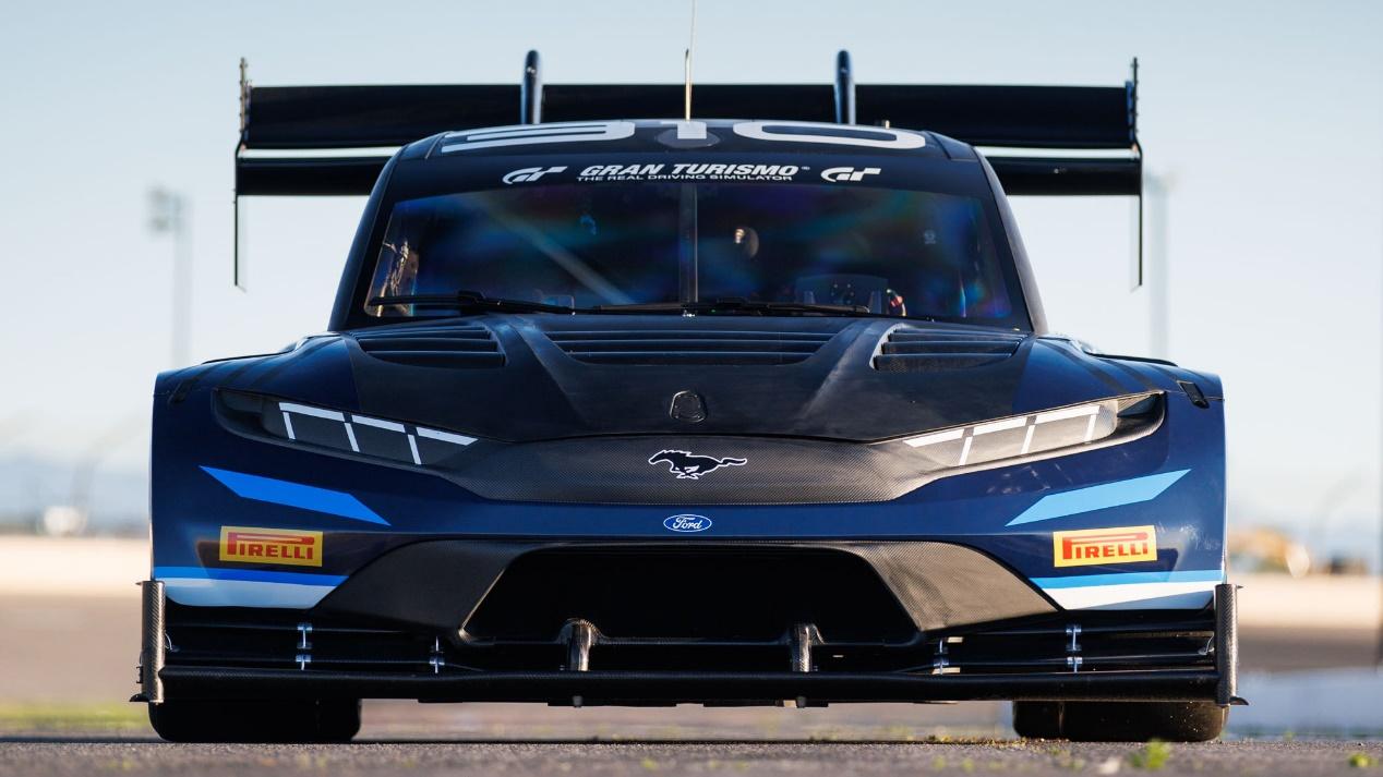 顶峰相见  Super Mustang  Mach-E重返派克峰云端