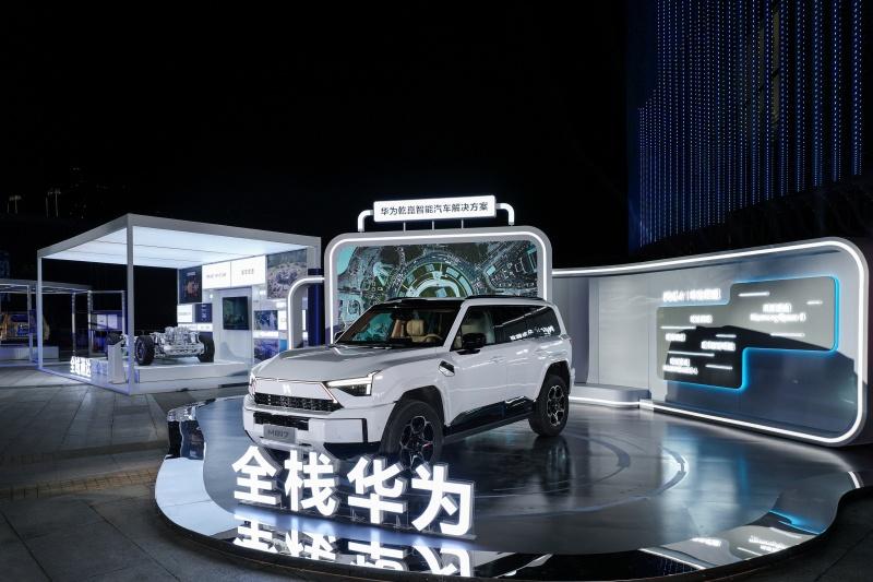 “2025汽车新质生产力优秀案例”揭晓，猛士M817凭智能越野树立自主标杆！