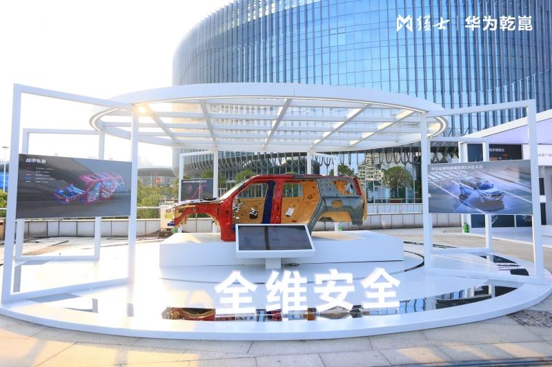 “2025汽车新质生产力优秀案例”揭晓，猛士M817凭智能越野树立自主标杆！
