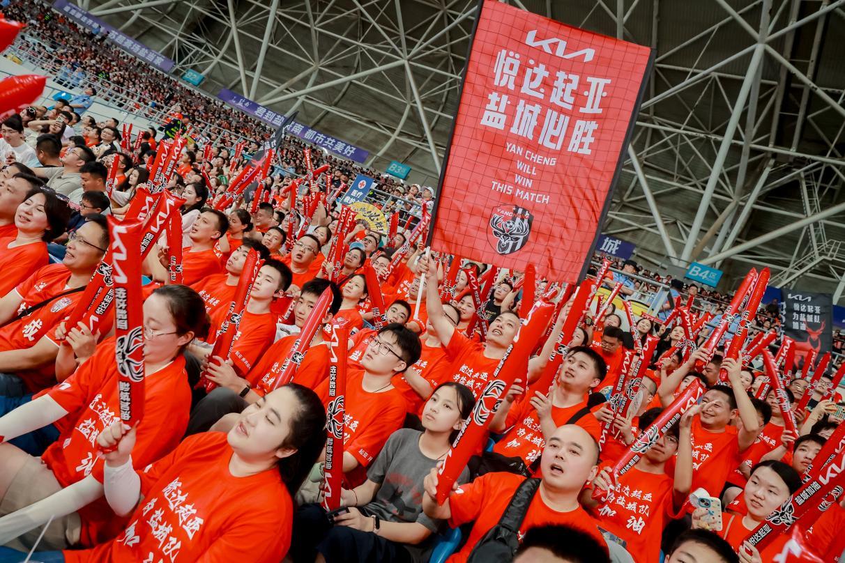 盐城5球大胜常州,悦达起亚燃情助威点燃赛场激情