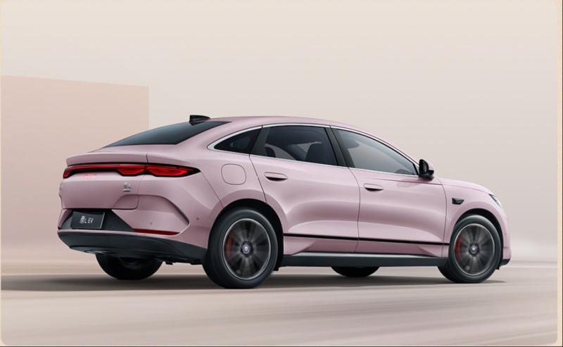 秦L EV上新545KM云辇型 七夕宠粉限时狂欢价12.98万元
