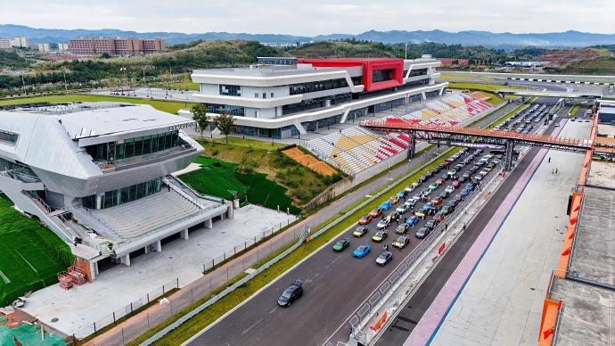 链接每一份热爱：成都领克MEC开业暨赛道嘉年华圆满落幕