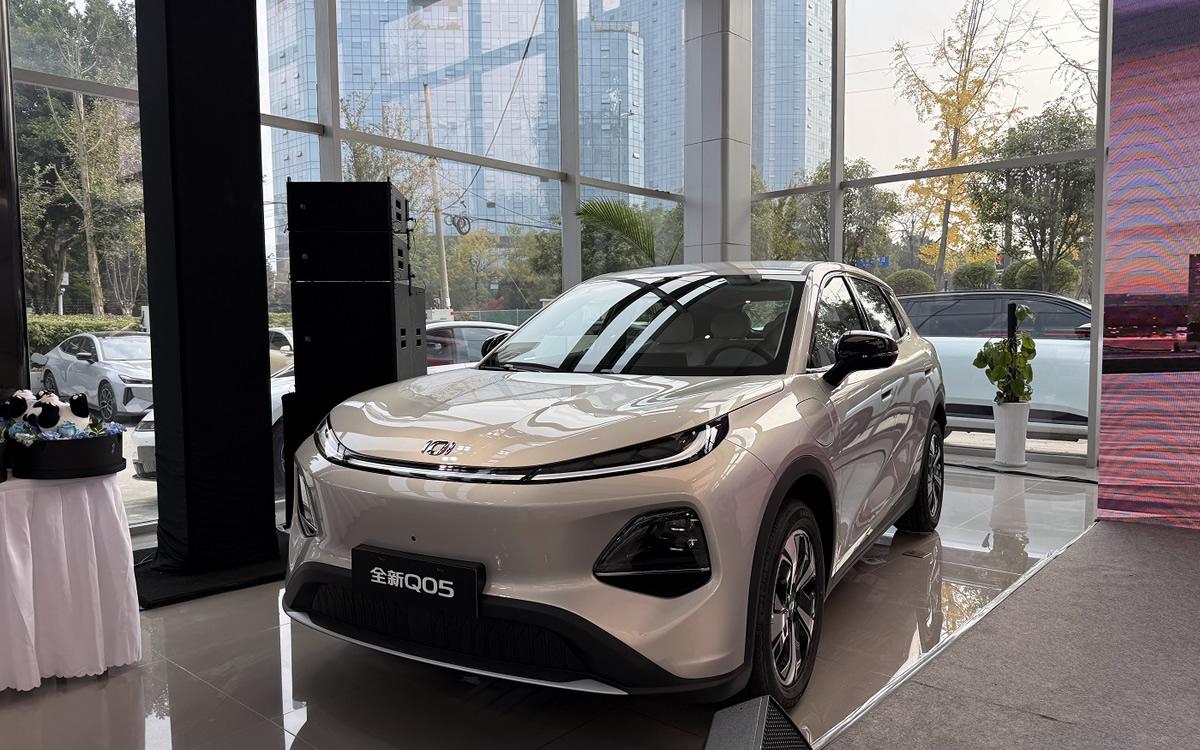 限时7.49万起！长安启源全新Q05购车季 区域首批车主拿到爱车
