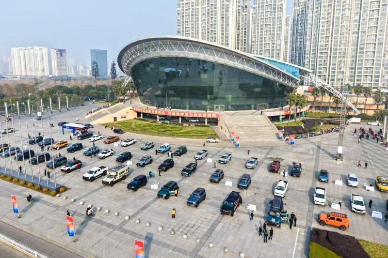 聚力襄阳打造中国越野生态标杆 2025第三届越野生态发展大会暨中国汽车工业协会越野车分会盛大开幕