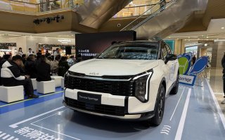 全新外观内饰，配1.5T、2.0T双动力，起亚新狮铂拓界成都上市