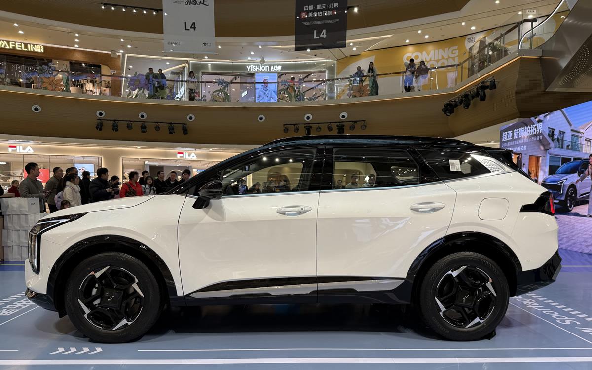 全新外观内饰，配1.5T、2.0T双动力，起亚新狮铂拓界成都上市