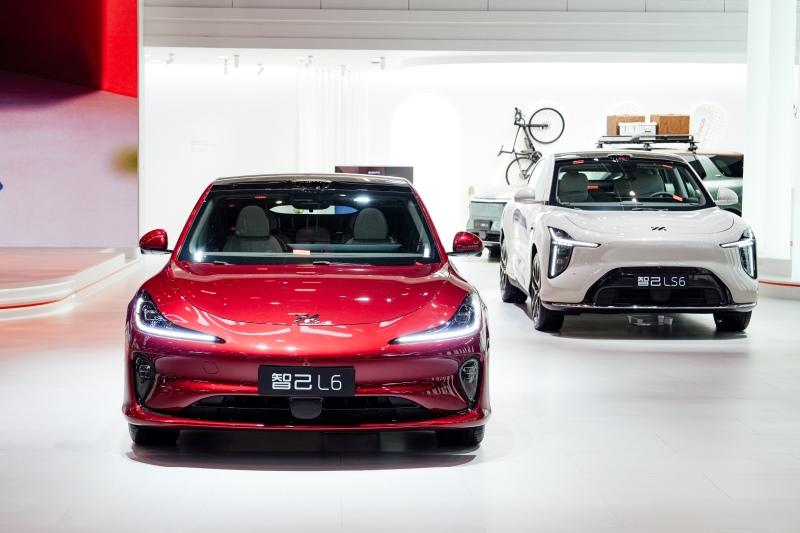 2026北京车展：智己LS8成必看的8系旗舰SUV，权益价24.98万元起