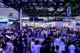 超45万家庭的选择背后：问界M7如何重写30万级SUV市场规则？
