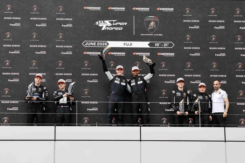 William Tregurtha与Jonathan Cecotto在复杂天气条件下称霸赛场