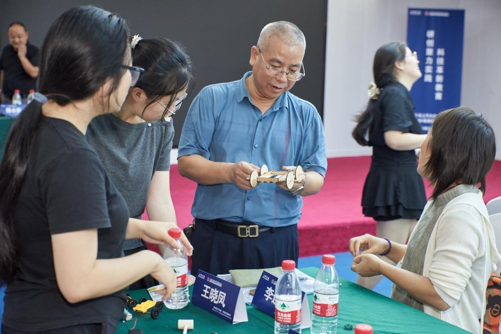 上汽大众“繁星计划”希望小学公益行动走进湖南益阳