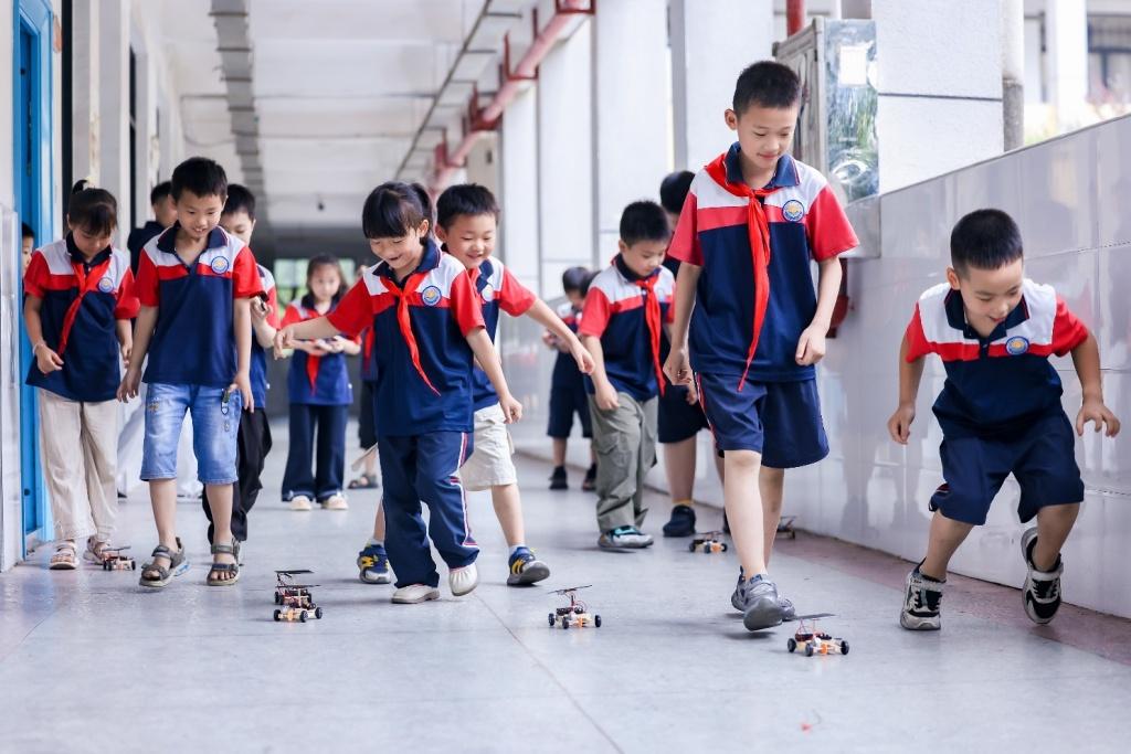 上汽大众“繁星计划”希望小学公益行动走进湖南益阳