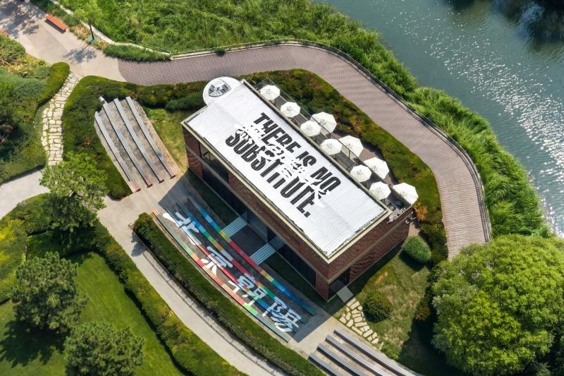 定制美学，自成一格——保时捷中国北京首家品牌快闪空间亮相北京亮马河畔